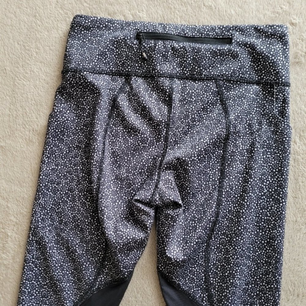 Lululemon Pace Rival Crop Freckle Flower Black White/Black size 4 - Picture 6 of 15